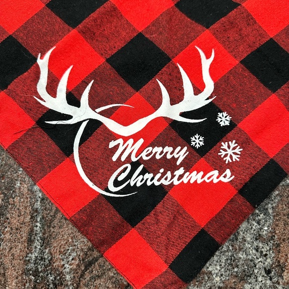 Set of 3 Christmas plaid dog bandanas - Picture 9 of 10